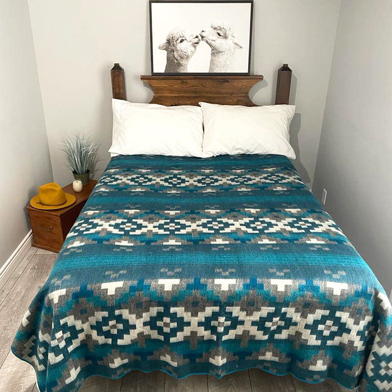 ECUALAMA Double Density Alpaca Wool Blend Blanket Throw – Queen Size, Indigo Blue, Soft & Warm (Ecuador)
