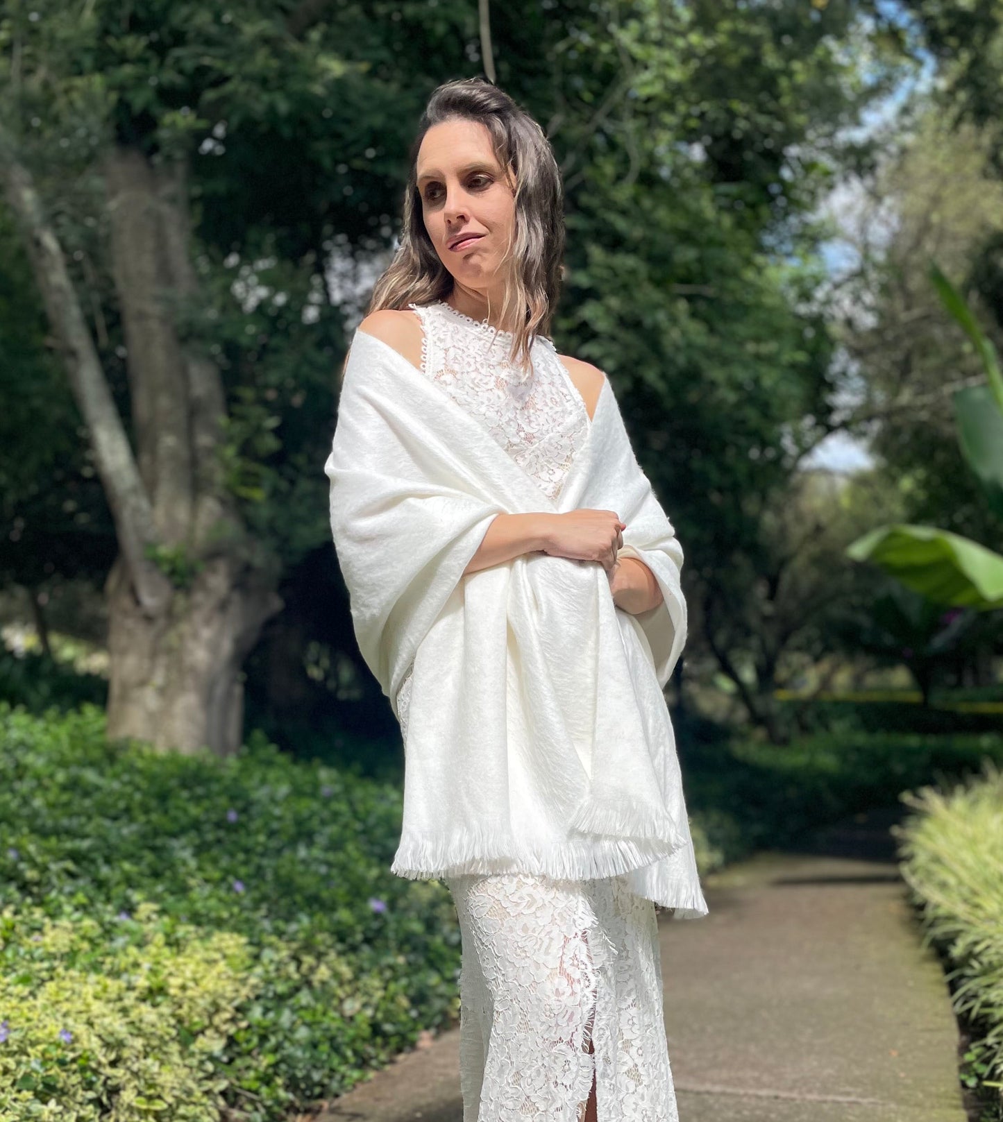 Elegant Luxury White Bridal Alpaca Wool Shawl Wedding Accessories